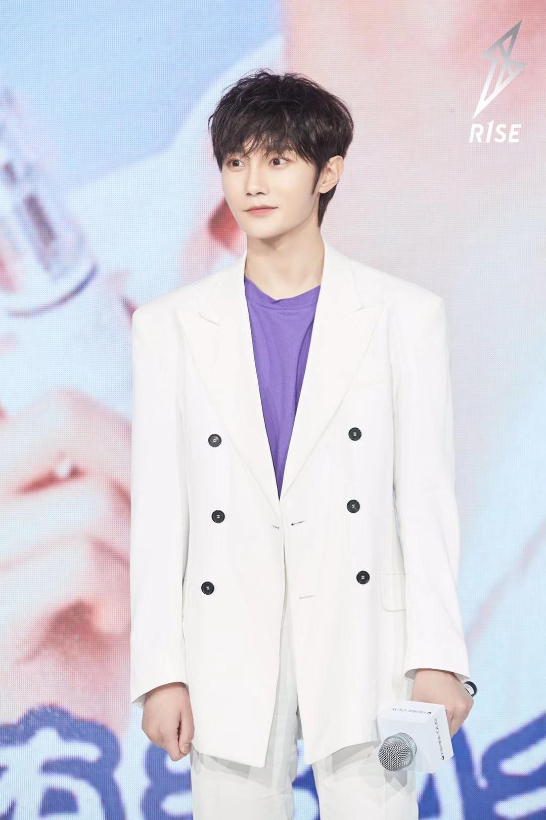 R1SE 刘也出席活动.jpg R1SE 刘也出席活动.jpg